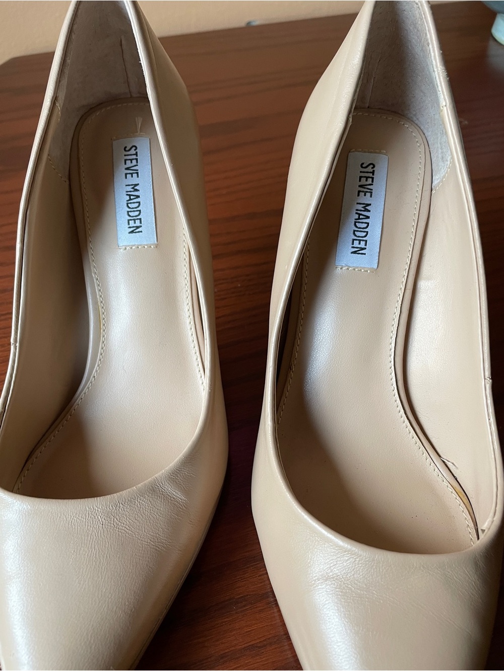 Steve Madden Beige/Nude Leather Pointed-Toe Pumps